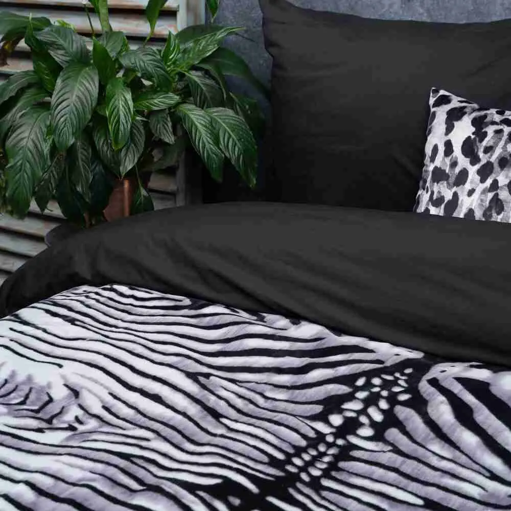 Sleeptime-Embossed-deken-Zebra-Grijs-2