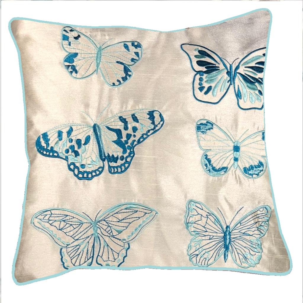 OKRASNA PREVLEKA ZA BLAZINO ENCHANTED BUTTERFLIES KREMA/TEAL 40/45X40/45