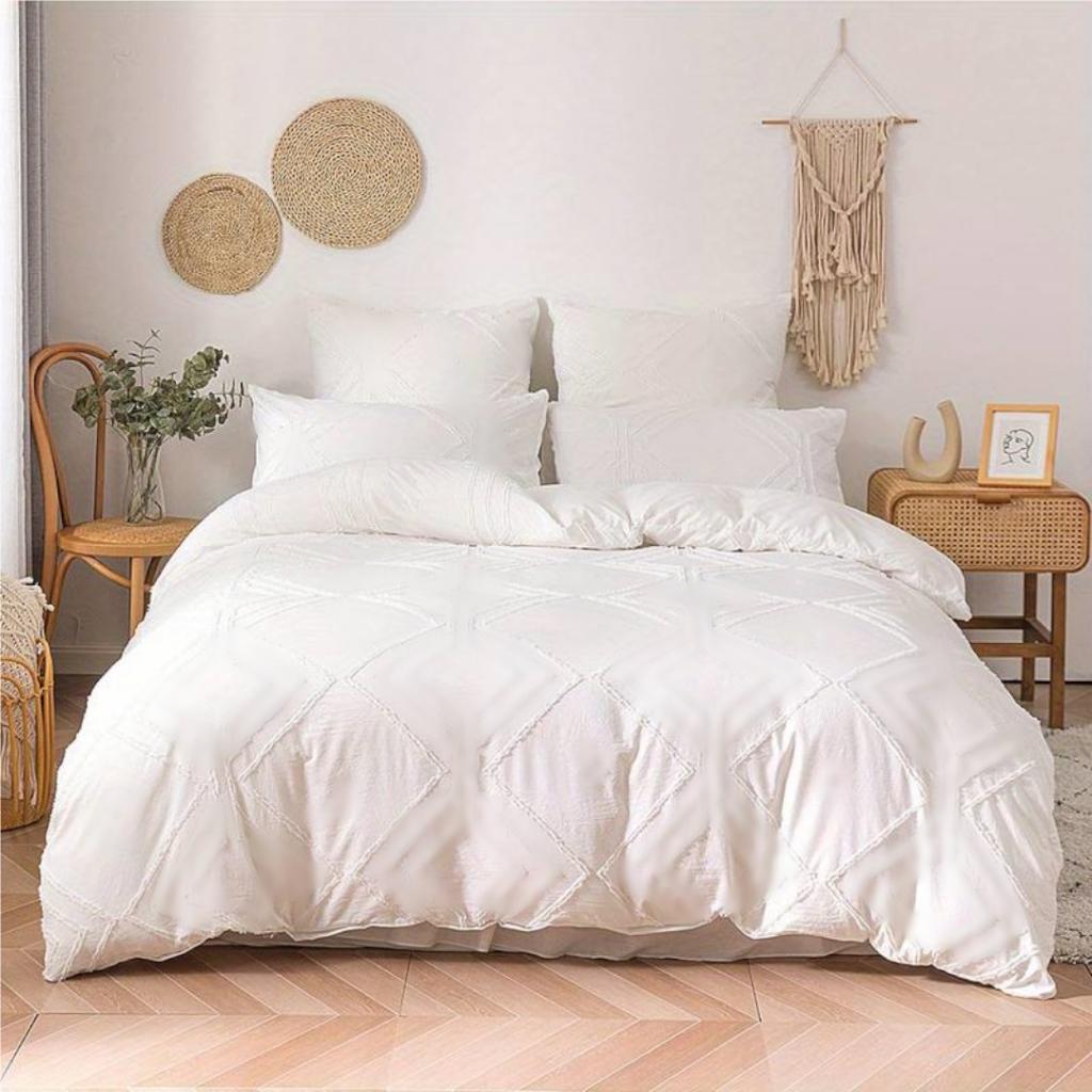 POSTELJNINA TUFTED ROMB WHITE